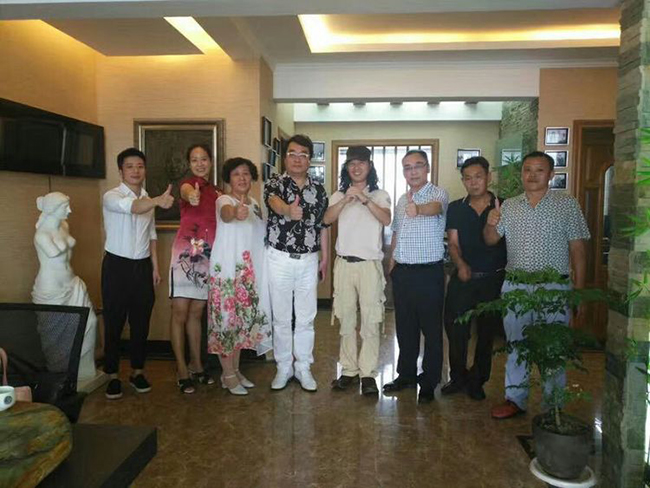 �����A�̅f(xi��)��(hu��)��ϯꐺ���������ʿ����һ�У����R���ܼҡ����܅f(xi��)��(hu��)�ؕ��L�|���ώ�������